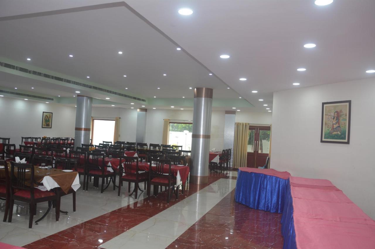 The Royal Residency Bodh Gaya Exterior foto
